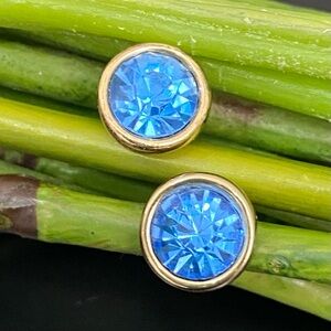 Vintage MONET Signed Blue CZ Stone Gold-plated Stud Earrings 5g.